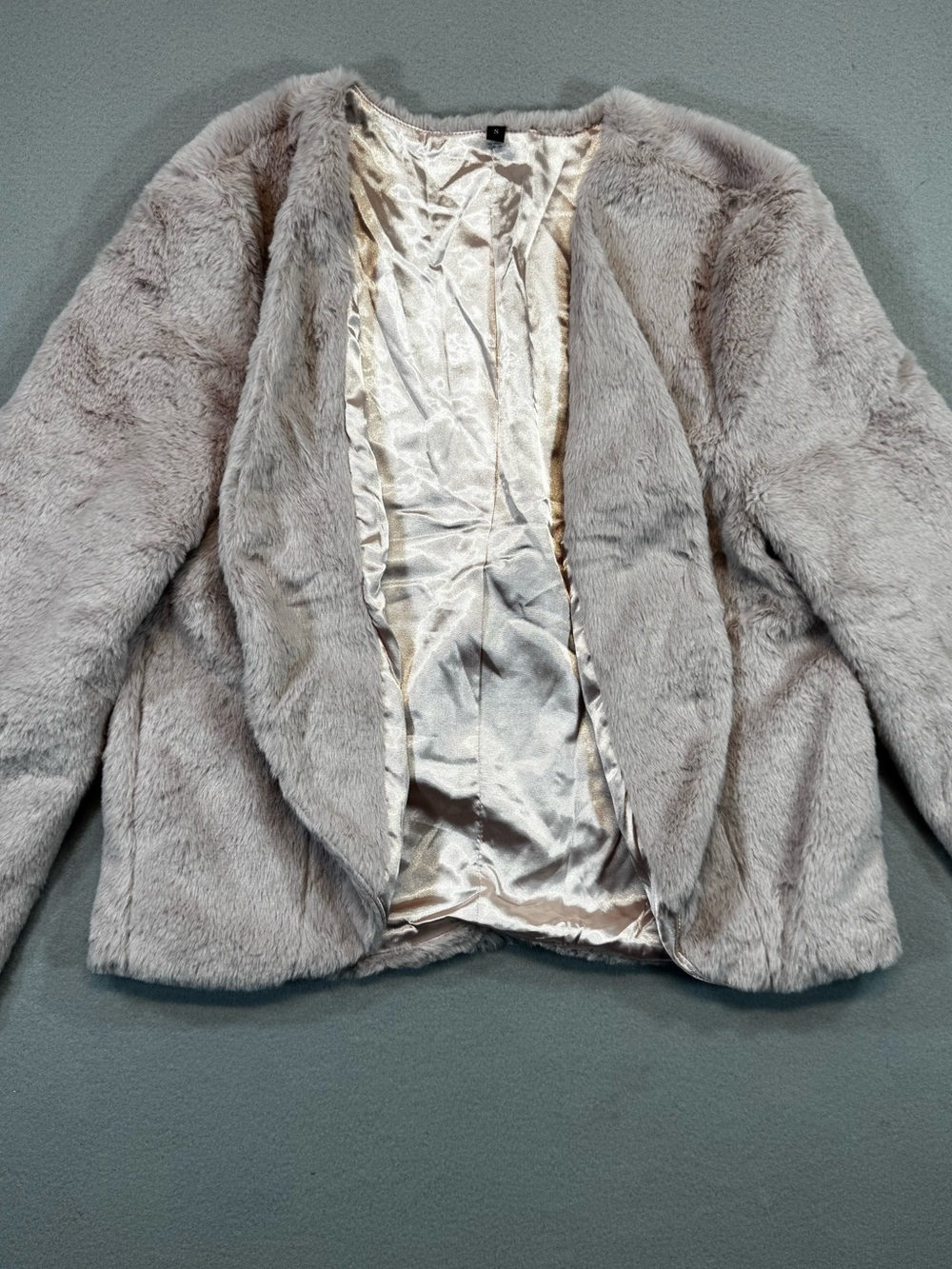 Women's Faux Fur Coat - Light Blush Pink - Picture 3 of 10